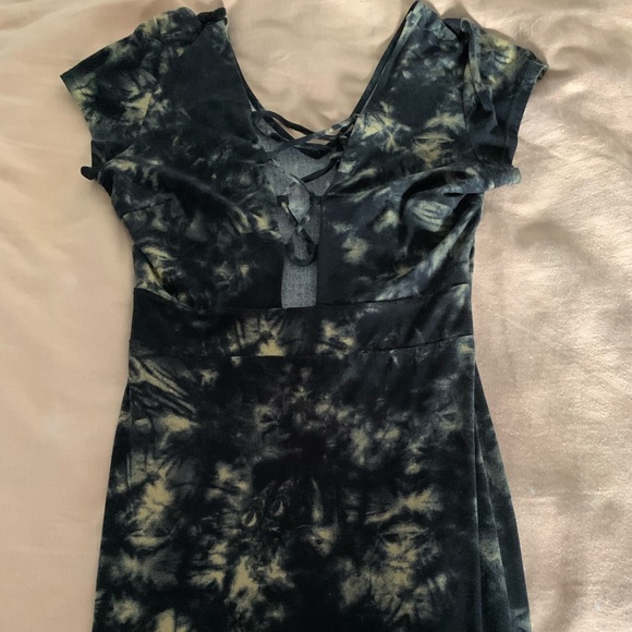 Bodycon midi dress with front tie - Picture 2 of 3